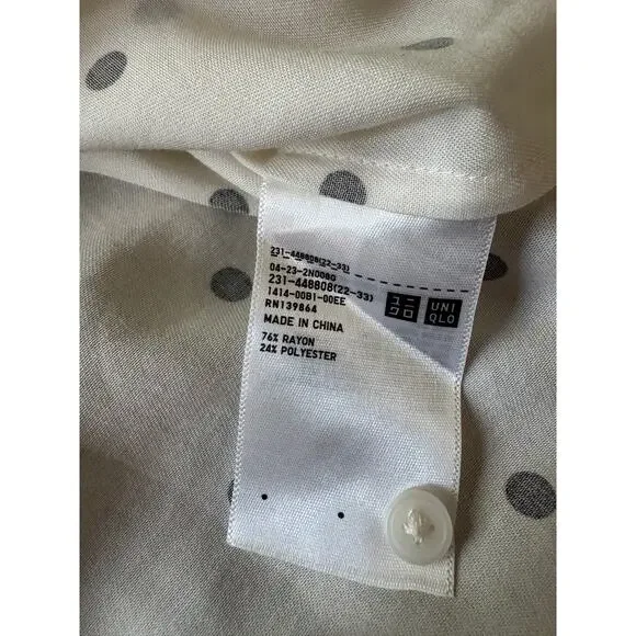 Uniqlo | 100% Rayon White + Black Polka Dot Short Sleeve Button Down | Size XS - Picture 5 of 6